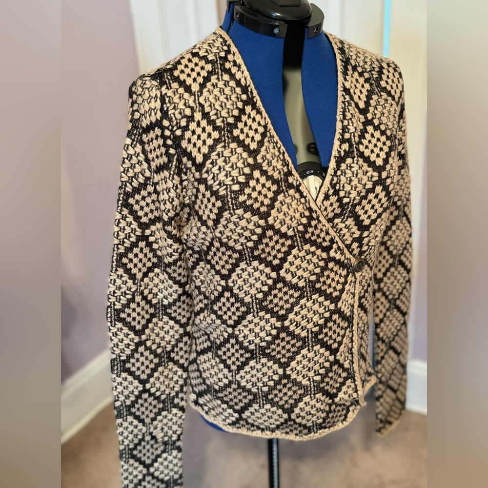 Lucky Brand women’s gold and black asymmetrical knitted cardigan